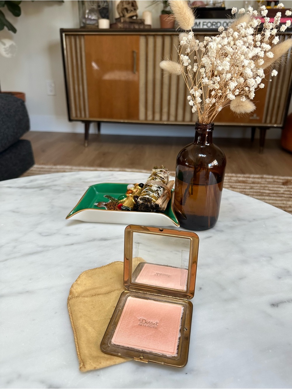Vintage 1940s Dorset Fifth Avenue Brass Compact Blush in Soft Pink